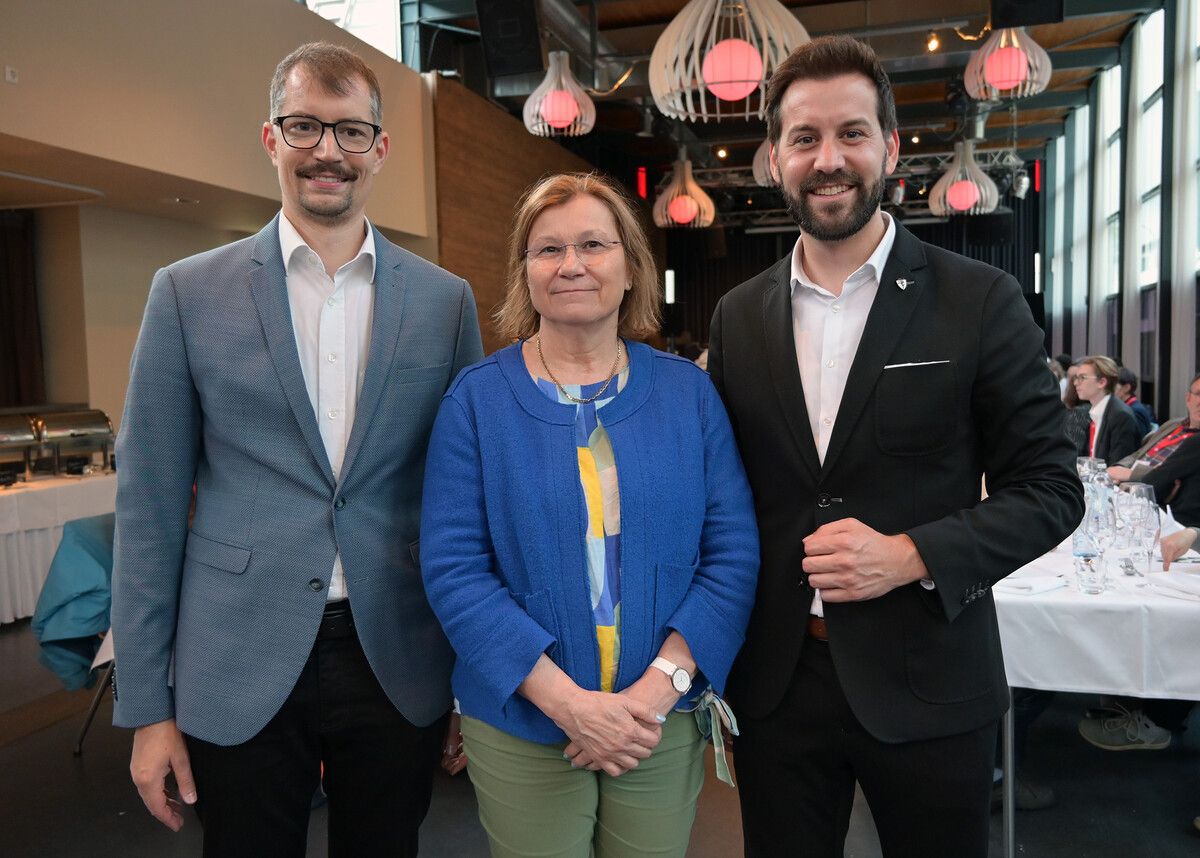 Stadtarchivar Stefan Stachniß, Direktorin Dr. Brigitte Rigele (Wiener Stadt- und Landesarchiv) und Bürgermeister Simon Tschann. Stadt Bludenz