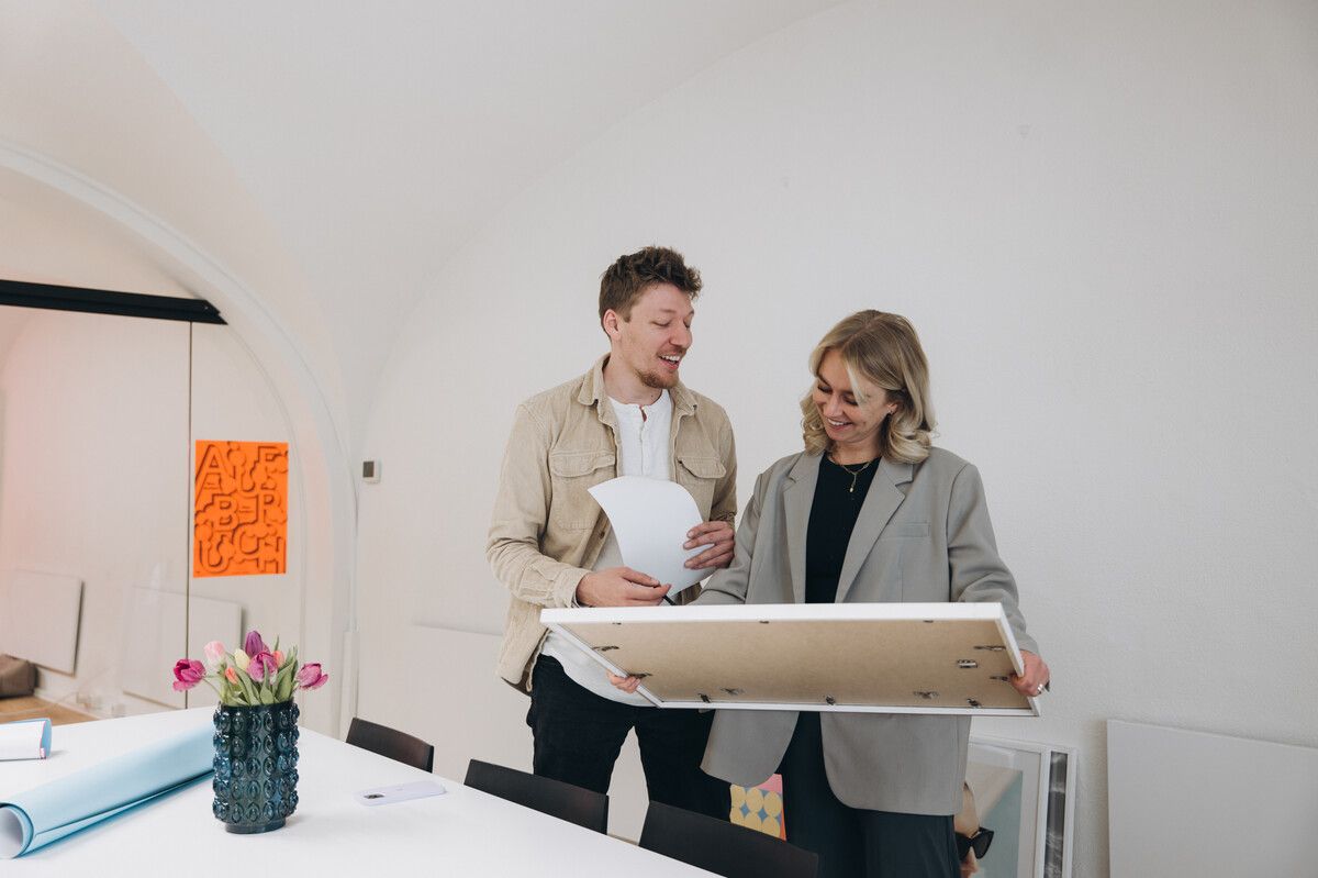 Tabea Martin und Nikola Bartenbach nähern sich dem Thema „Wir“ auf unterschiedliche künstlerische Weise an. BI