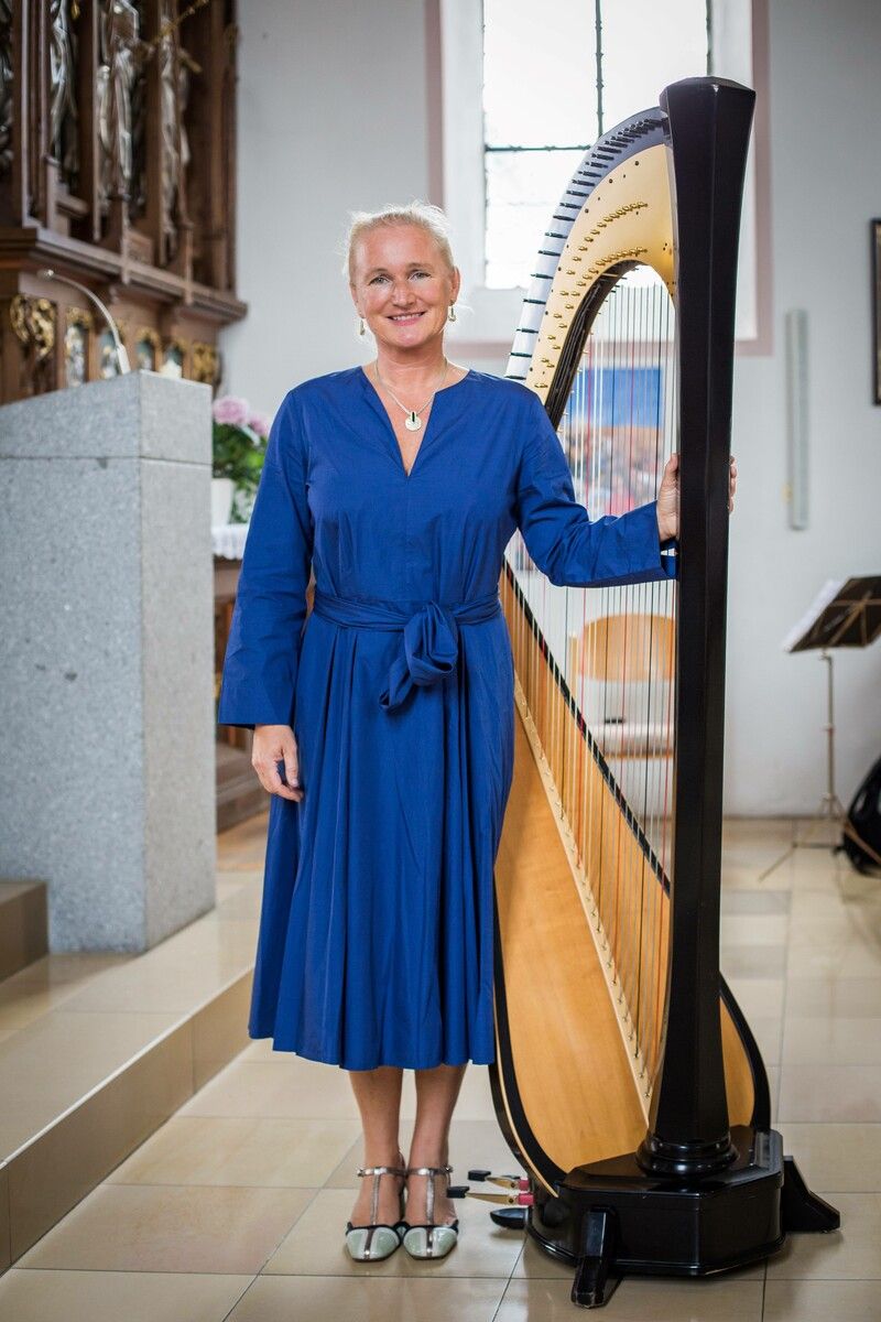 Ulrike Neubacher führt mit fachkundigen und amüsanten Programmdetails in die Konzerte des Kammerorchesters Arpeggione ein. Ulrike Neubacher