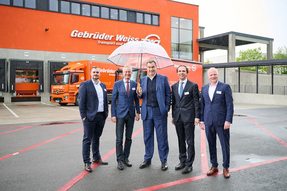V. l.: Niederlassungsleiter Thomas Peklo , OB Markus Pannermayr, Ministerpräsident Markus Söder, Wolfram Senger-Weiss und Werner Dettenthaler (GW). FA