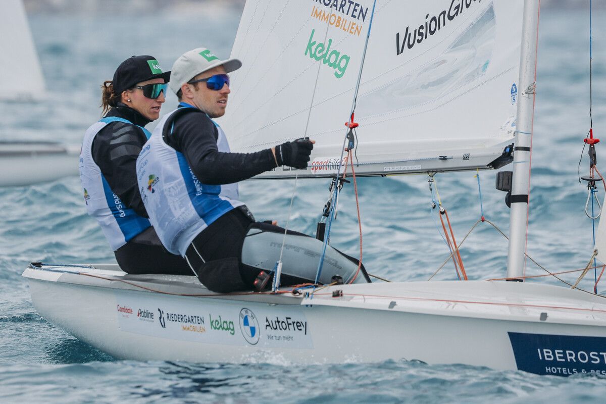Vorschoter Lukas Mähr (r.) zeigte sich sehr unzufrieden mit den Leistugen am dritten Wettkampftag.Sailing Energy/Trofeo Princesa Sofia