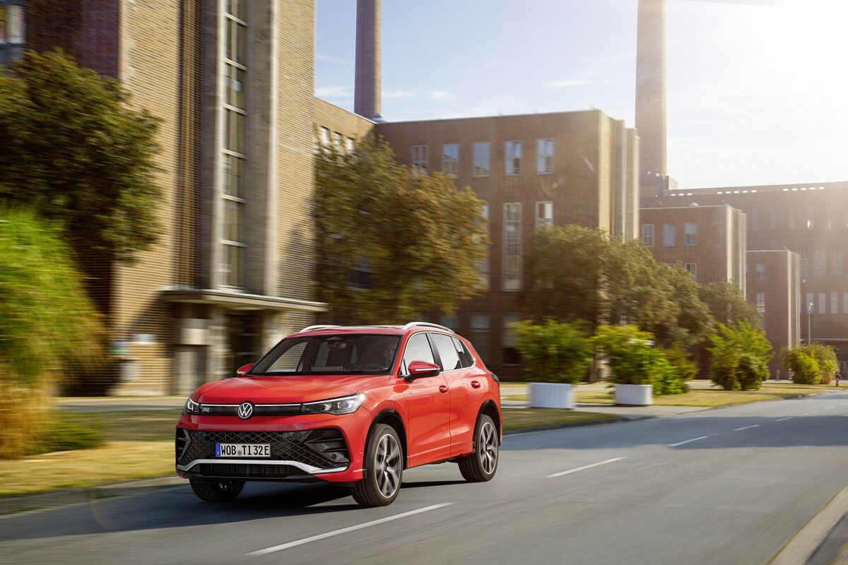 VW Tiguan: Die dritte Auflage ist nahe an den Touareg gerückt. Die Preise: ab 39.990 Euro (130 PS-Benziner). 4x4 kostet ab 52.590 Euro (193-PS-Diesel).