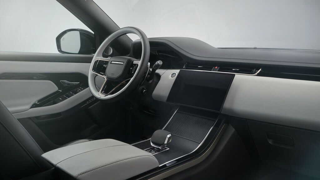 Wie in allen Range-Rover-Modellen ist auch im Kleinsten geradezu strenger Design-Minimalismus angesagt.
