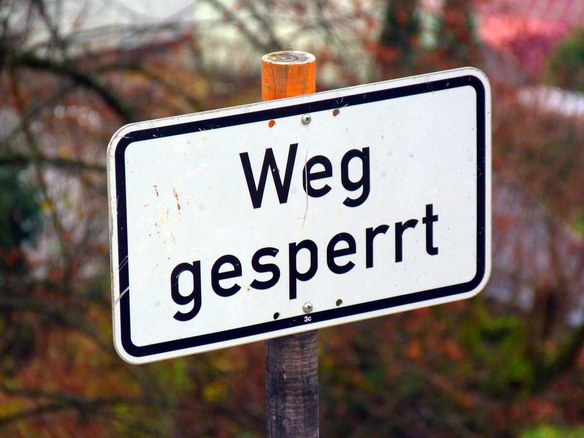 Ab heute wird die Weganlage Rheinblick in Altenstadt gesperrt. Manuela Manay