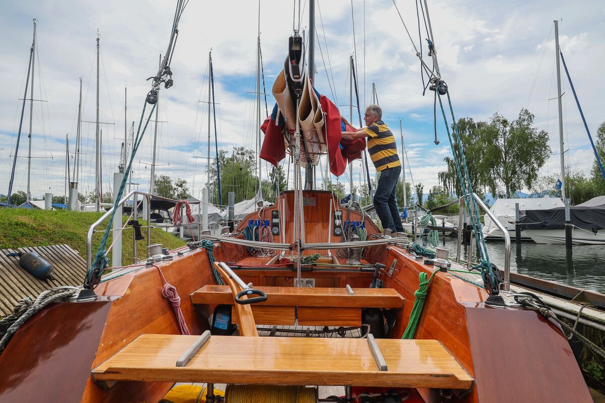 Am Freitag setzt Dietmar Salzmann wieder die Segel. Schon als Achtjähriger segelte er auf dem Bodensee.Steurer/2