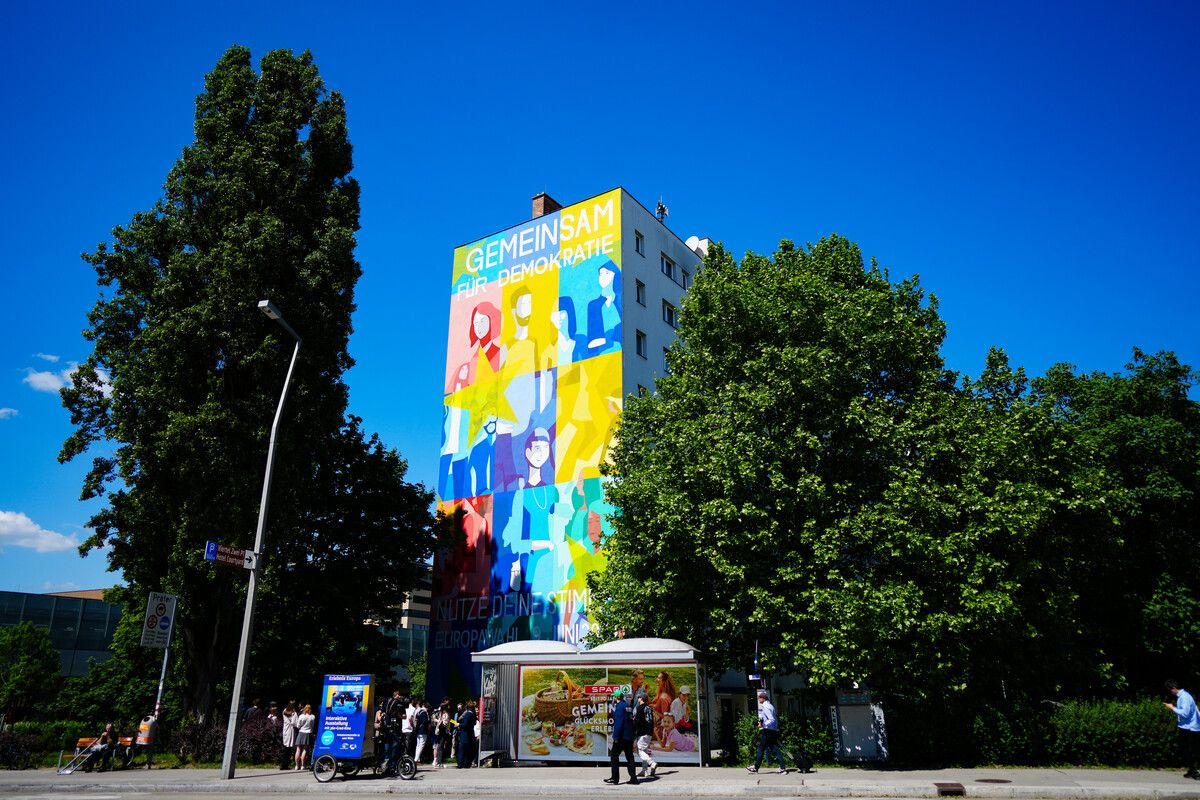 An die Stimmabgabe bei der EU-Wahl erinnert dieses Graffiti in Wien. APA
