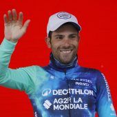 Pogačar steht vor  dem Giro-Triumph