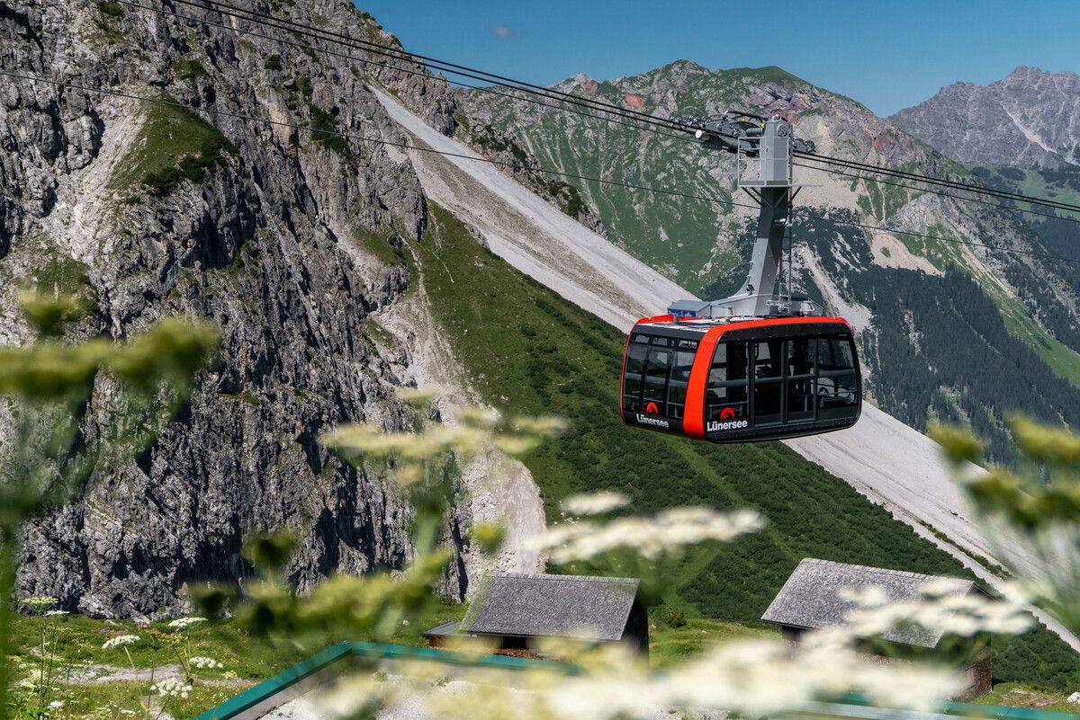 Auch die Lünerseebahn startet dieses Wochenende in ihre Sommersaison. Die Bergstation befindet sich am Ufer des Lünersees. illwerke