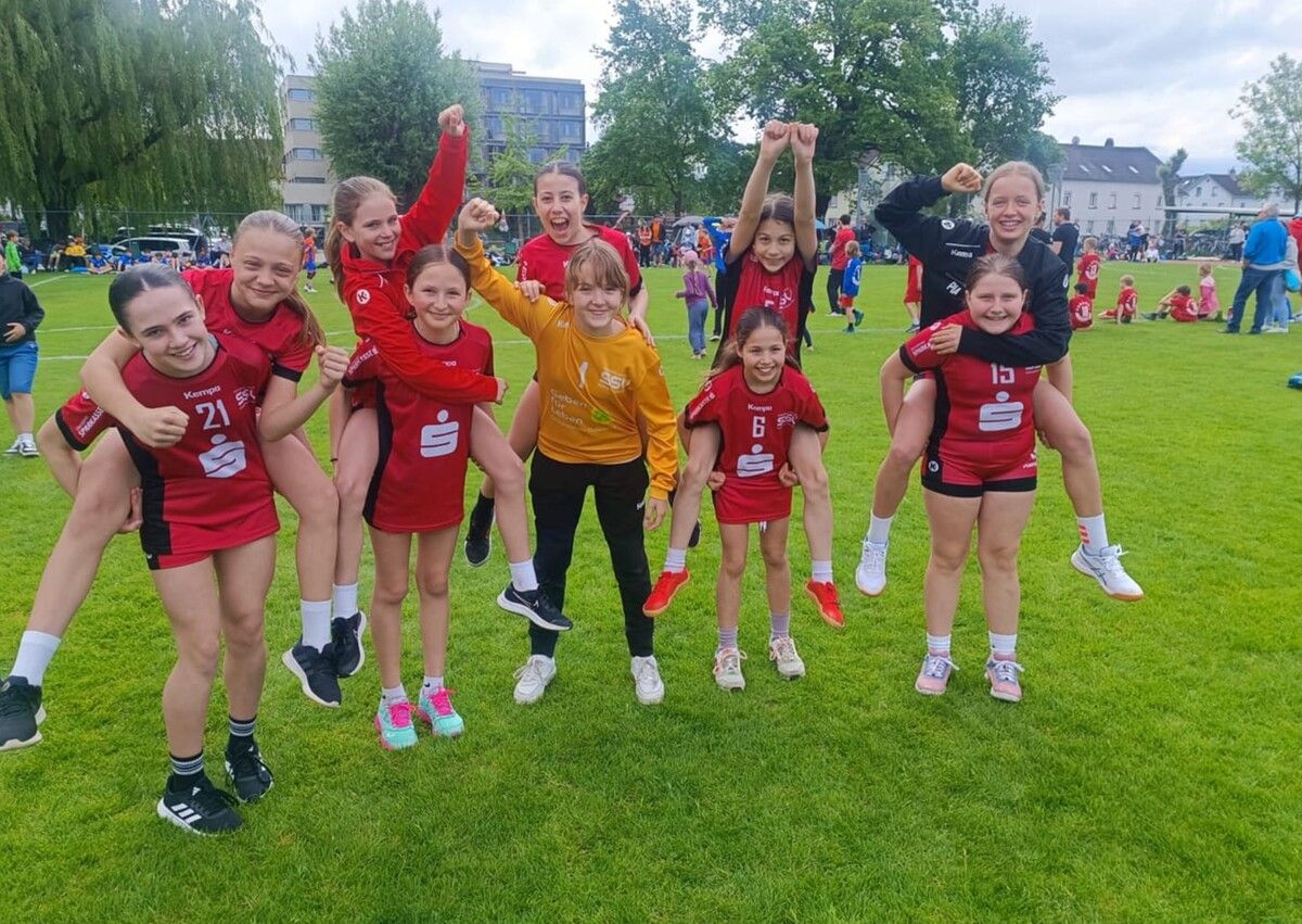 Auch die U12-Mädels waren mit vollem Einsatz dabei.