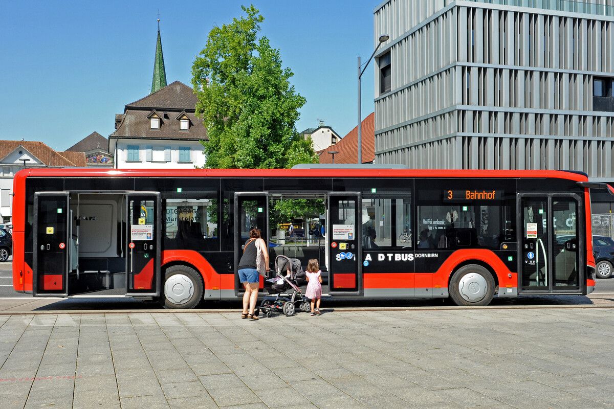 Bald sollen 19 elektrische Stadtbusse durch die Messestadt fahren und sowohl die Umwelt als auch das Stadtsäckel schonen. Stadt
