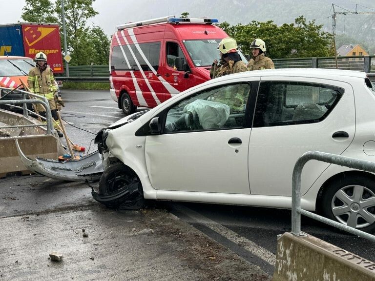 Bei dem Unfall wurde die Pensionistin schwer verletzt, die Polizei sucht nach sachdienlichen Hinweisen. vol.at/weizenhofer