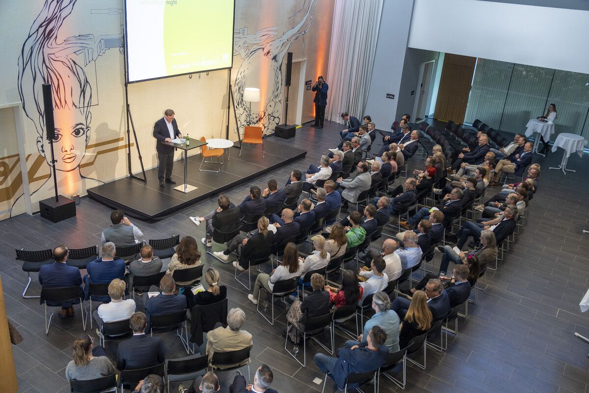 Bei der 56. Innovation Night im Competence Center Rheintal ging es um den ökologischen und digitalen Wandel der Banken. VN/Paulitsch