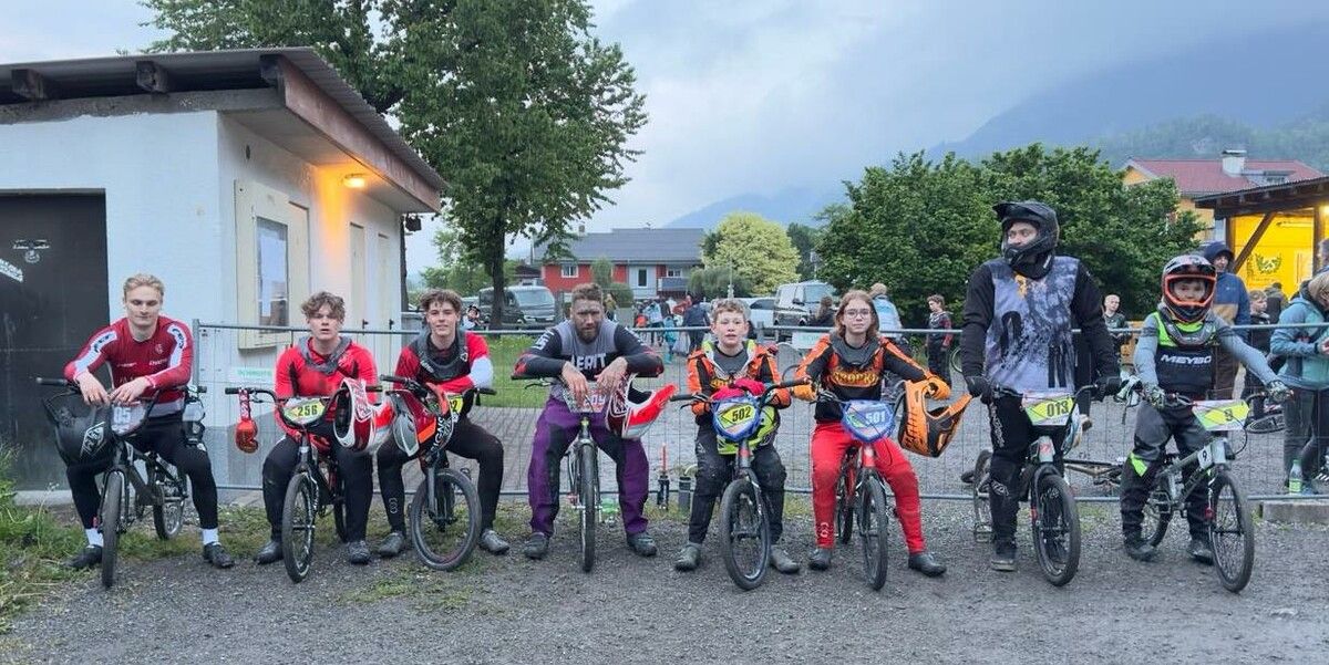 Bjarne Schedler, Raphael Nachbaur, Valentin Muther, Andreas Trendelbernd, Feanor und Paikea Marte, Marc Gesson und Lasse Vallazza. BMX-Club