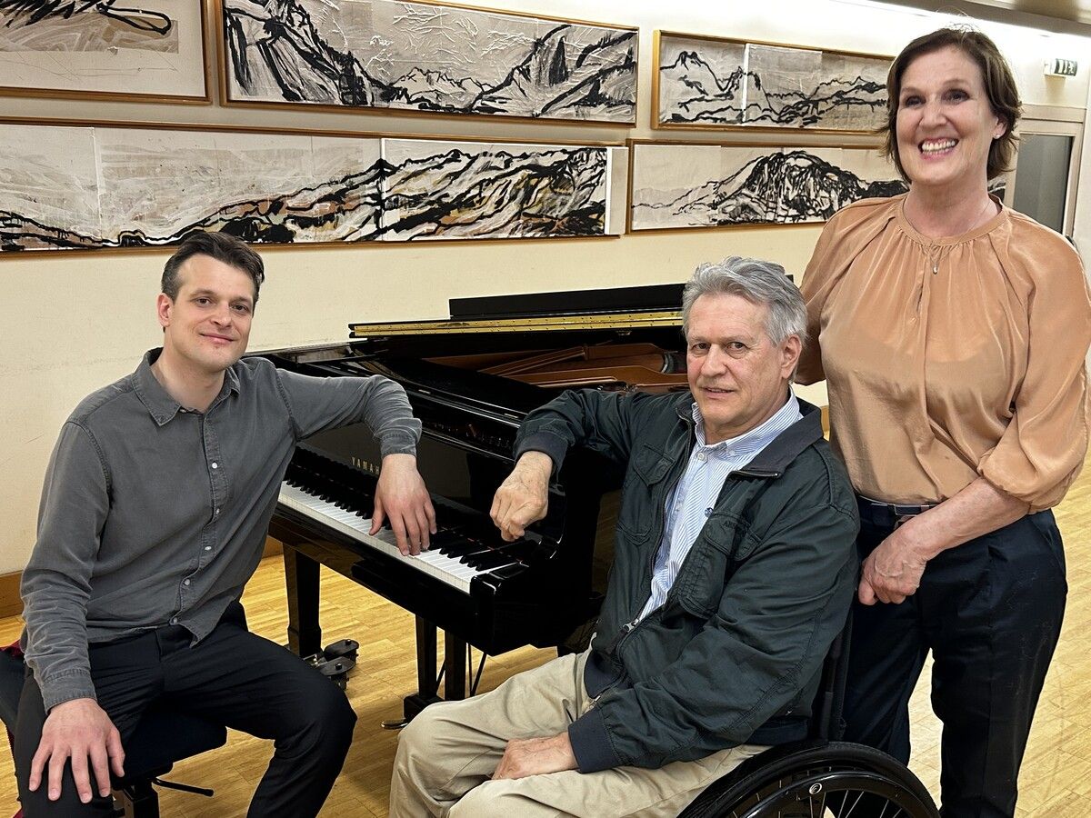 Christian Wachter mit seinen Eltern Barbara und Wilfried Wachter.BI (6)