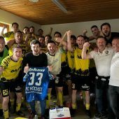 Höchster 1b feiert, Kampfmannschaft verliert