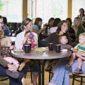 Sicherheit für die Kleinsten: Erste-Hilfe-Vortrag im Eltern-Kind-Café