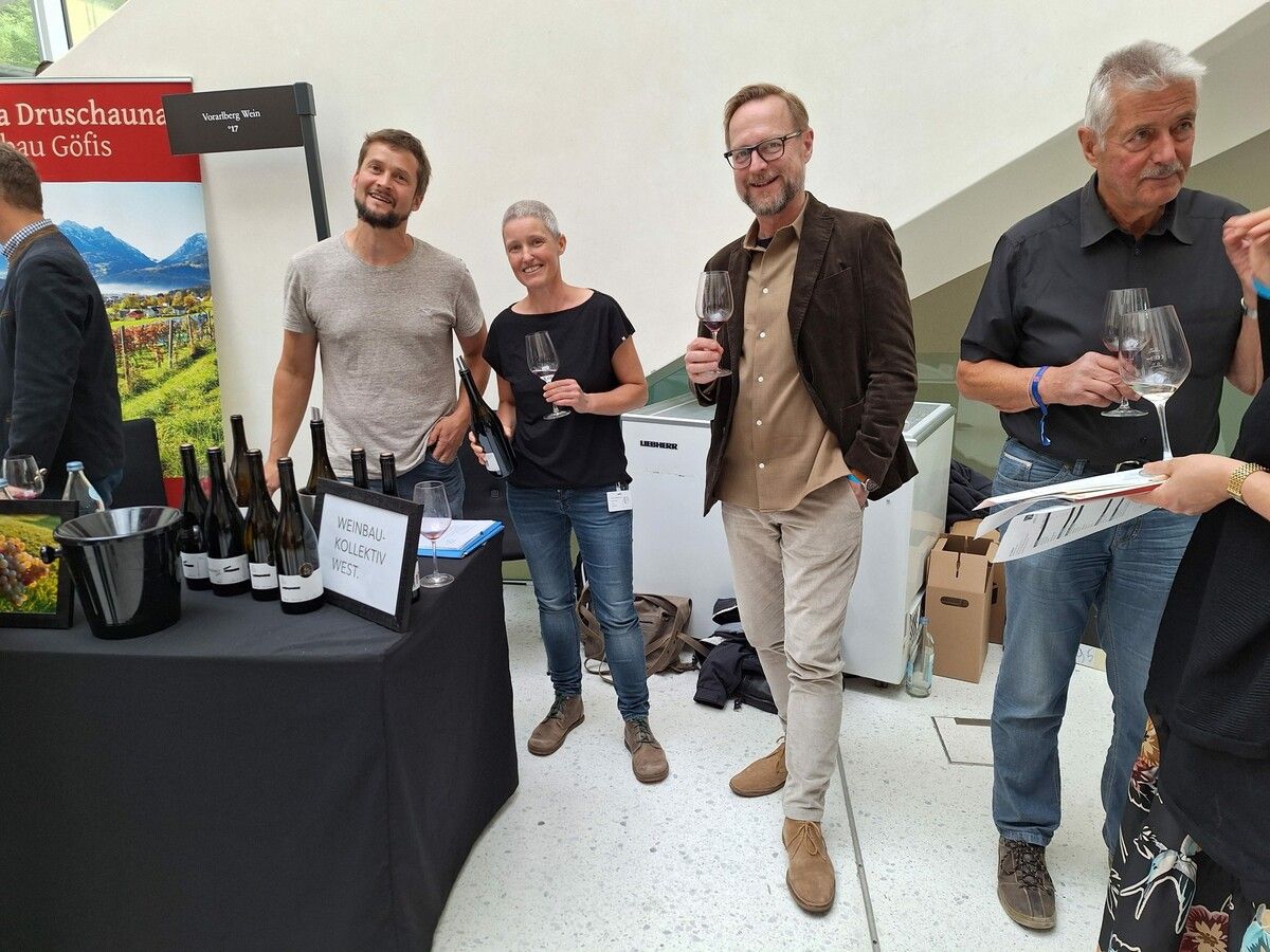 Das Duo Martin Reutz und Nicole Bachmann im Gespräch mit Vinobile-Besuchern.privat