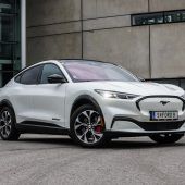Elektro-Mustang zeigt Muskeln