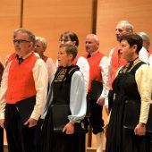 Spitzenchor mit buntem Liederstrauß