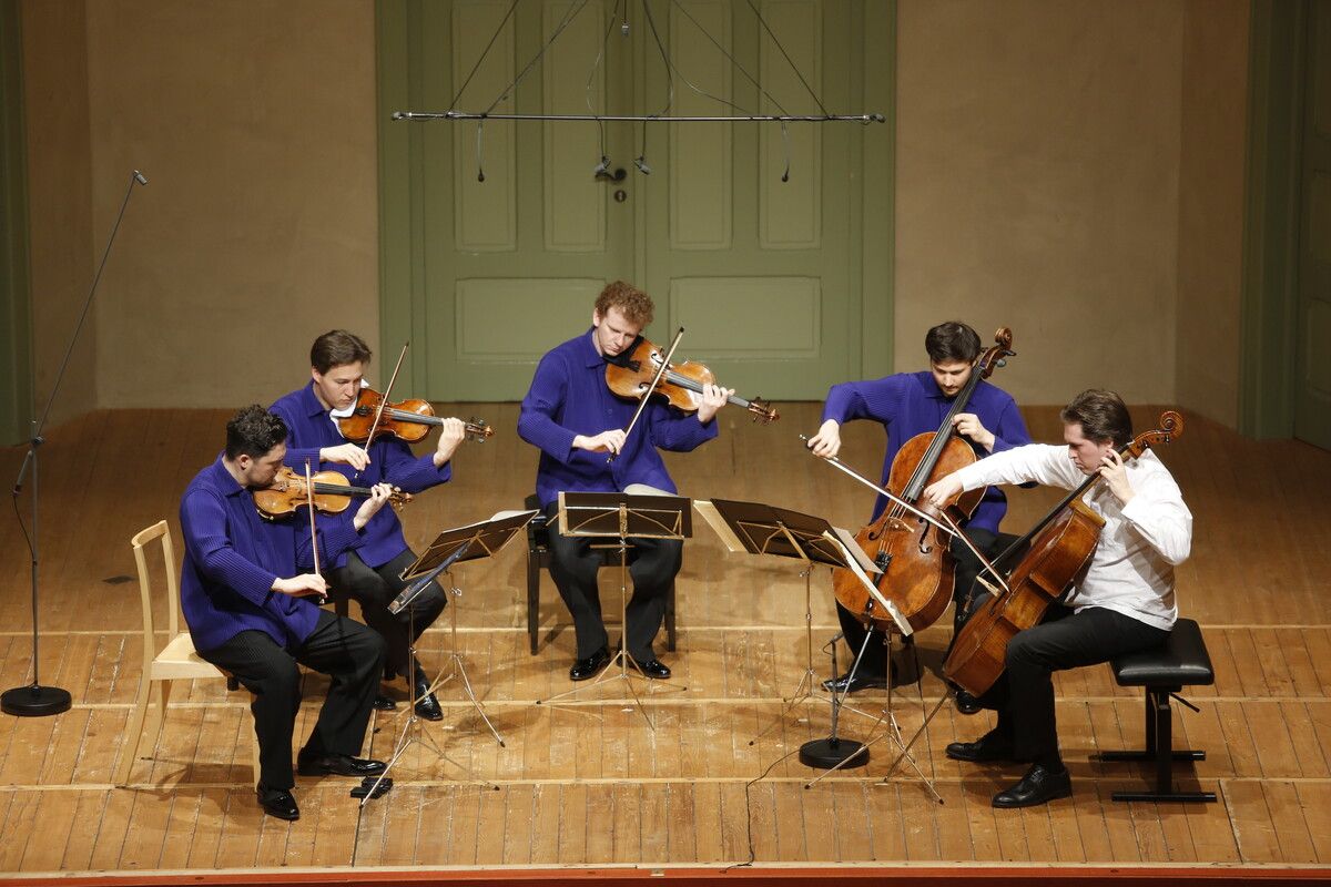 Das Schumann Quartett spielte gemeinsam mit Alexey Stadler am zweiten Cello Schuberts Streichquintett in C-Dur. schubertiade