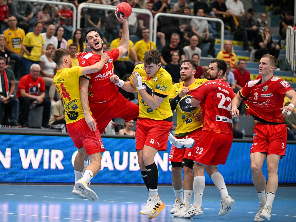 Das Trio Ante Tokic, Dejan Babic und Karolis Antanavicius (v. l.) erzielte zusammen 20 Tore beim 30:26-Halbfinalerfolg des Alpla HC Hard.GEPA