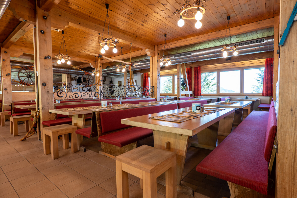 Der Innenbereich des Restaurants bietet 450 Sitzplätze.  DOMIG Immobilien
