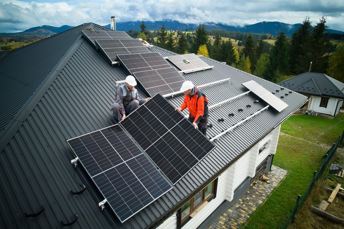 Die Branche ist bestens gerüstet für die Installierung einer eigenen PV-Anlage auf dem Dach.Shutterstock