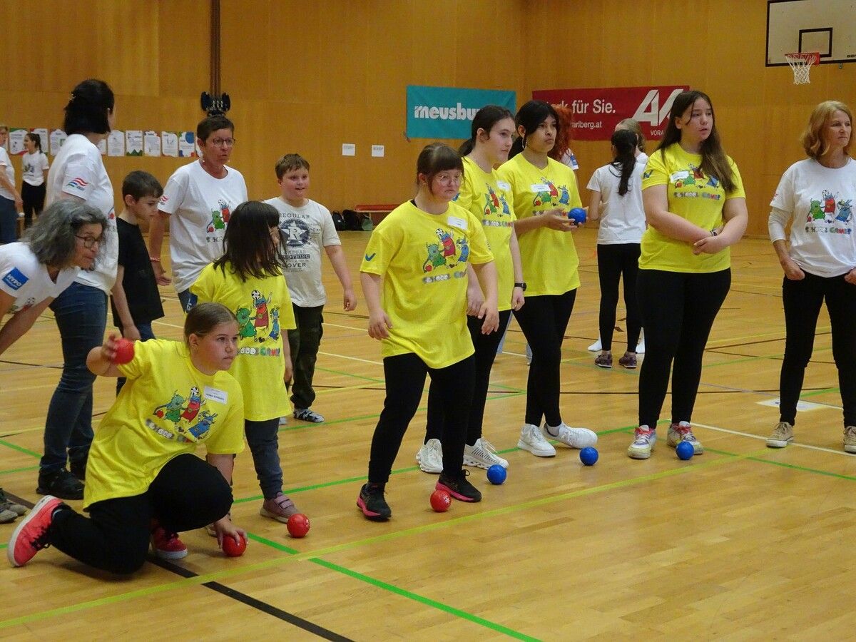 Die Kinder und Jugendlichen konnten bei den School Games verschiedene Sportarten ausprobieren und hatten eine Menge Spaß. cth (3)