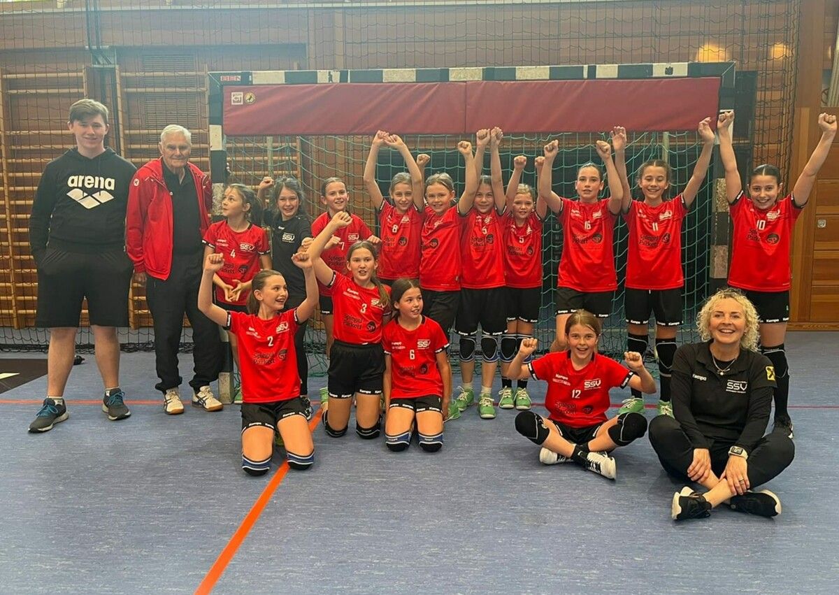 Die Nachwuchs-Handballerinnen des SSV holten den U10-Landesmeistertitel. mima