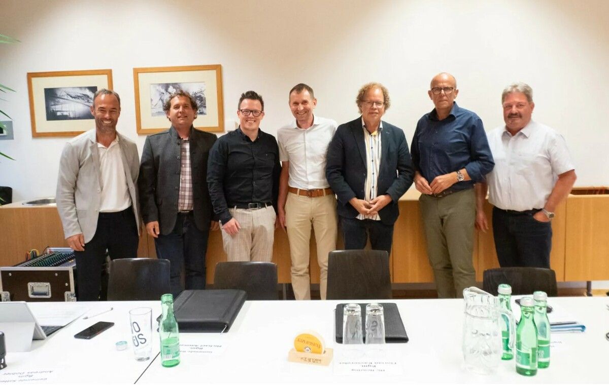 Die sieben Bürgermeister der Mitgliedsgemeinden: Wolfgang Lässer -(Schlins), Andreas Dobler (Satteins), Simon Lins (Schnifis), Michael Ammann (Röns), Florian Kasseroler (Nenzing), Walter Gohm (Frastanz) und Gerold Mähr (Düns).