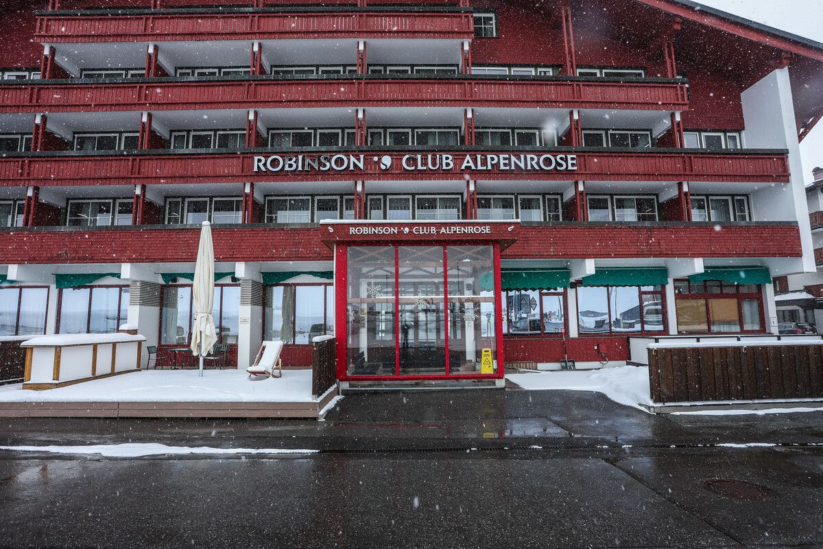 Die Weichen sind für eine langfristige Nutzung des einstigen Investorenmodells Alpenrose als Hotel gestellt.VN/ Steurer