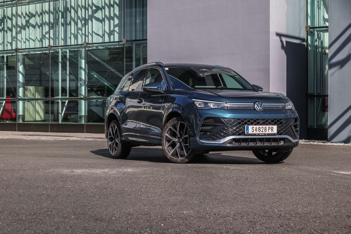 Disziplin im Auftritt: der linientreue VW Tiguan ist ein Praktiker.