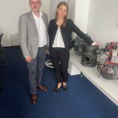 König prüft Kooperation in Indien