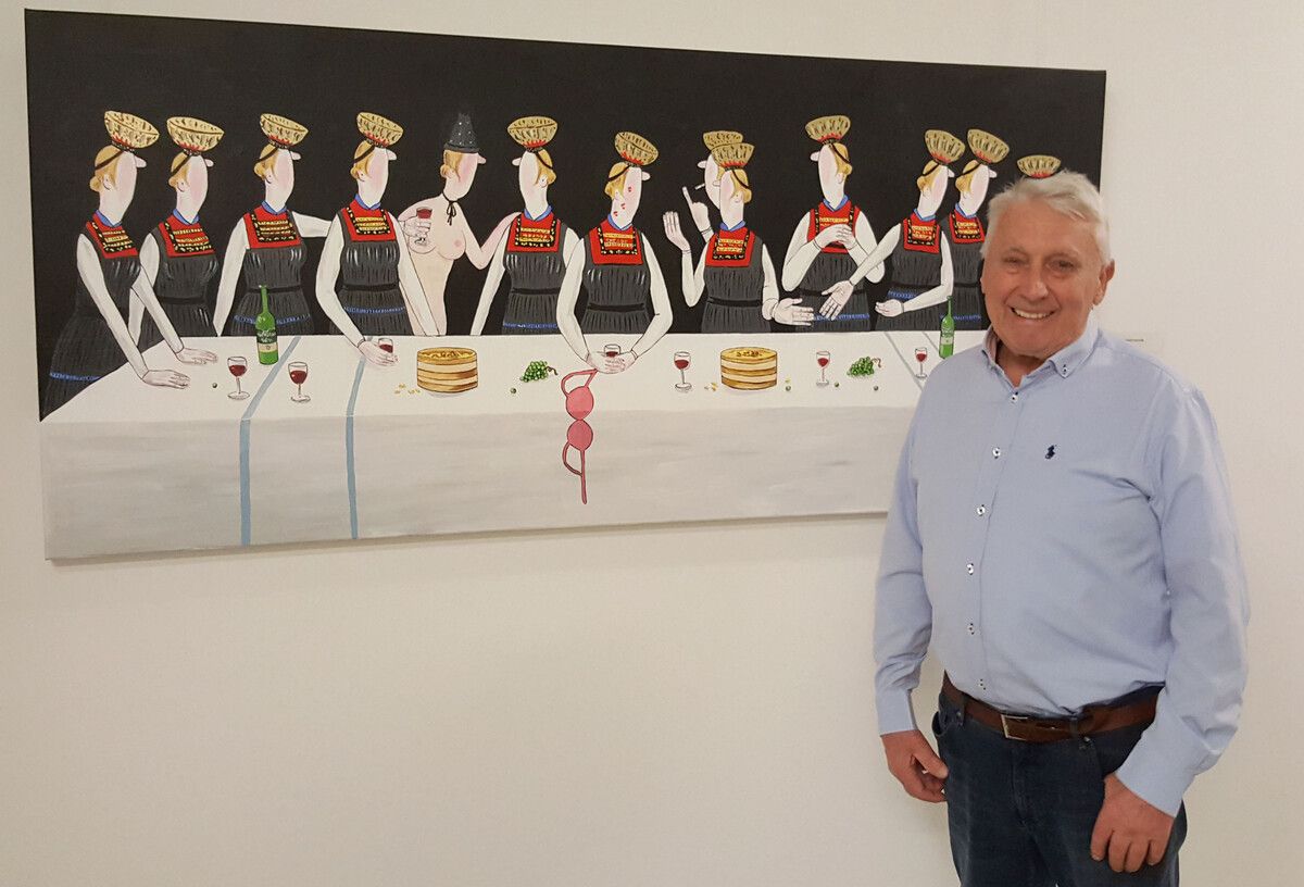 Ein letztes Mal posiert Alwin Rohner vor dem Abendmahl-Bild von Nelly Bührle-Anwander. Harald Pfarrmaier (2)