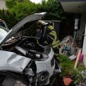 Crash in ein Wohnhaus