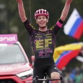 Lochauer siegt bei Giro-Königsetappe