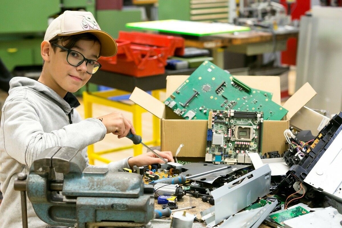 In der HTL Rankweil bauen die Kinder selbst ihren Roboter. Privat