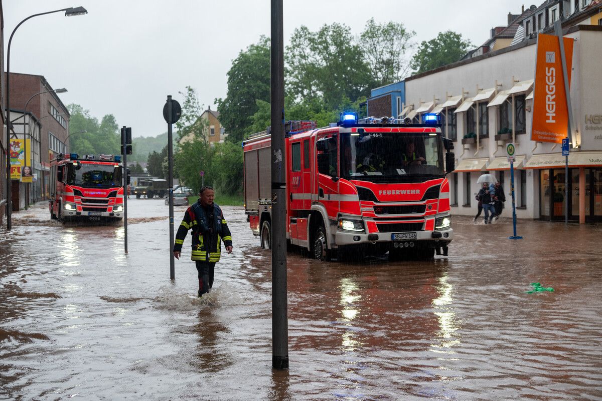 In Saarbrücken standen am Freitag ganze Straßenzüge unter Wasser. DPA