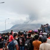 Tausende Evakuierungen nach Vulkanausbruch