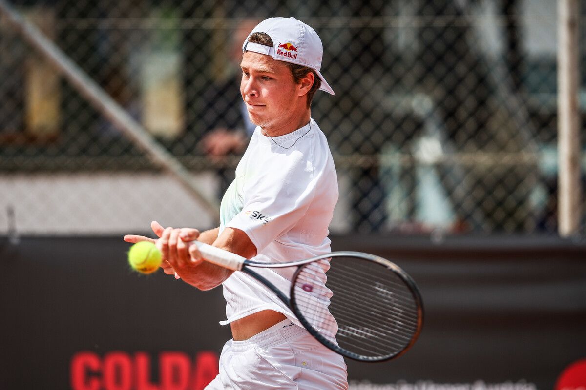Joel Schwärzler zeigt bei seiner Generalprobe für die French Open in Paris groß auf und steht in Skopje erstmals in einem Challenger-Halbfinale.Manfred Binder