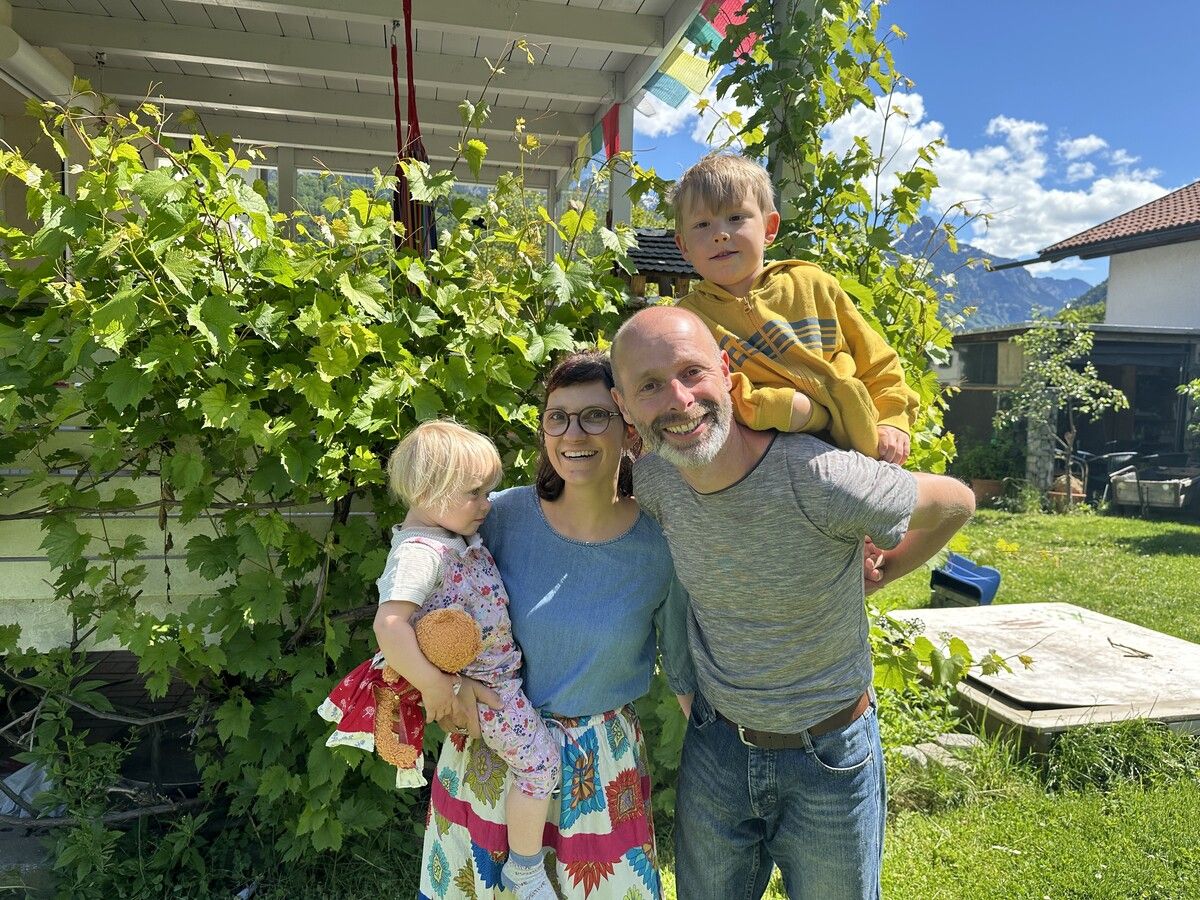 Julika und Markus Bertsch mit ihren Kindern Rabea und Tamaro. Bi, Bertsch