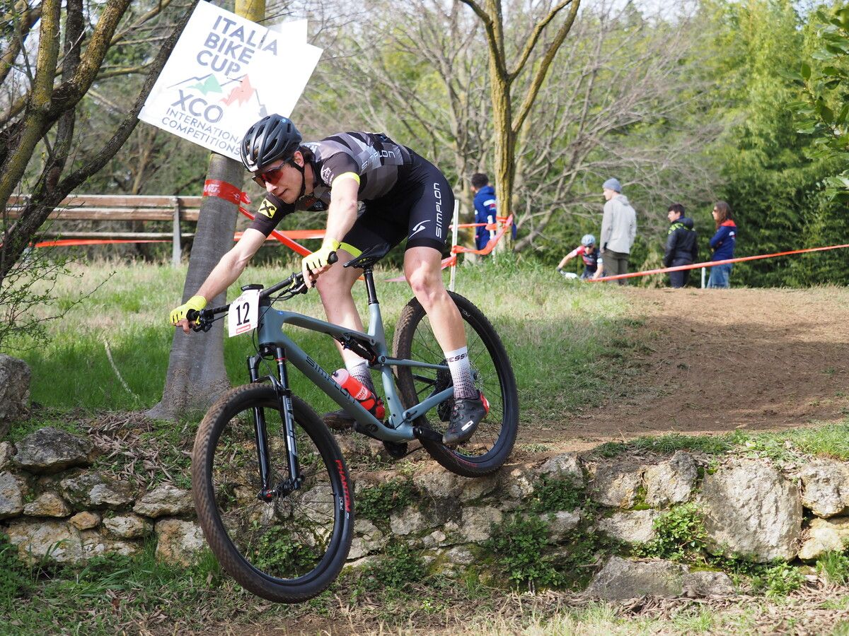 Julius Scherrer auf seinem Simplon-Mountainbike.VLRV (3)