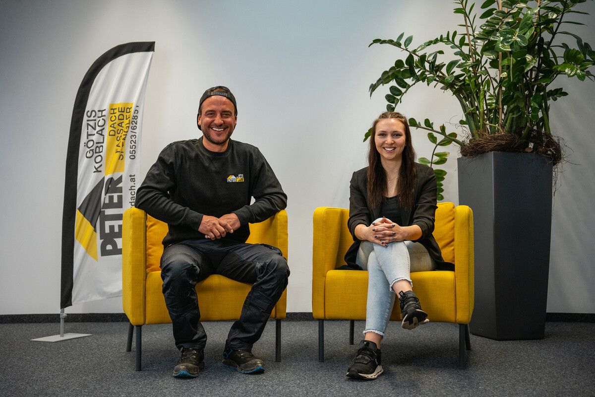 Kevin Jenni und Julia Perfler sind die Lehrlingsausbilder bei PETER Dach in Götzis.Peter Dach