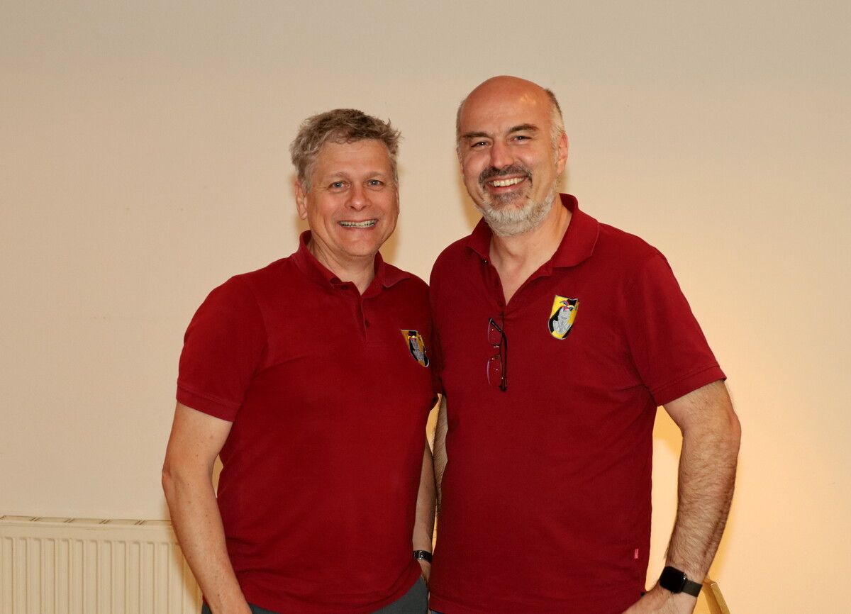 Komtur Thomas Lissy (links) mit dem neuen Kassier Wolfgang Schön. chf (2)