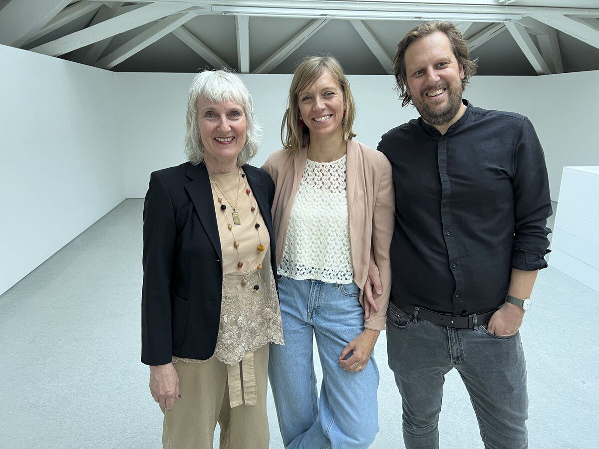 Marina Hämmerle mit Eva und Stephan Grabher.
