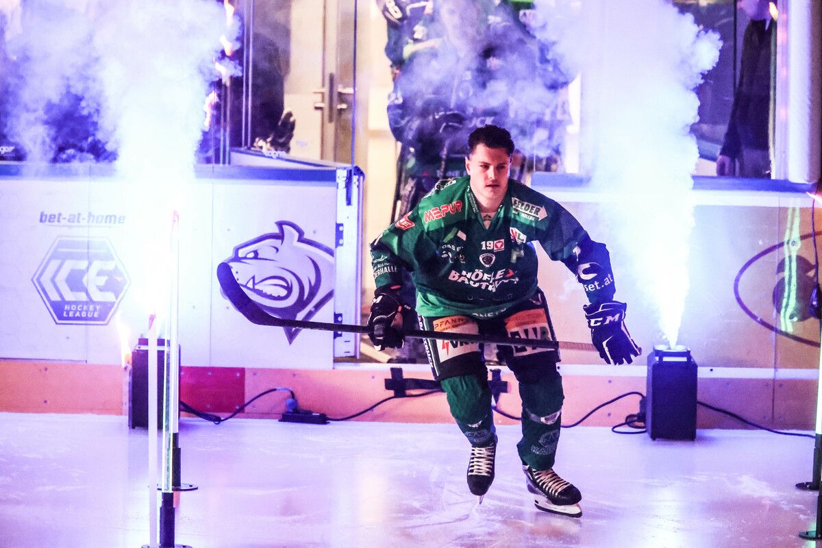 Marlon Tschofen wird zukünftig für die Pioneers aufs Eis laufen.Hartinger