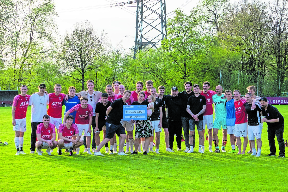 Neben dem Lauf gibt es ein abwechslungsreiches Programm mit Kinderschminken oder Ponyreiten. Zudem kann man sich während des Events typisieren lassen.fc schwarzach