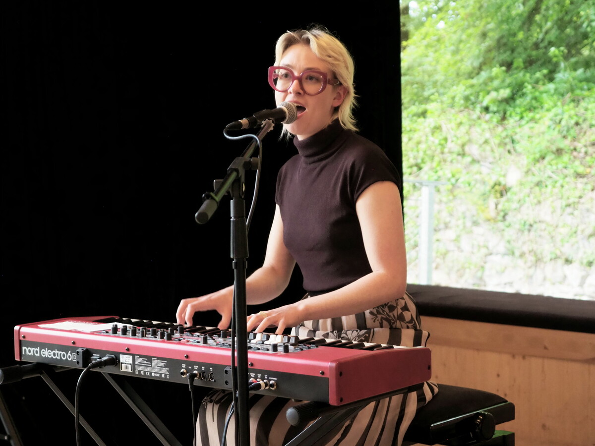 Philomena Juen überzeugte bei ihrem Konzert im Kulturraum Ruine Blumenegg. THS