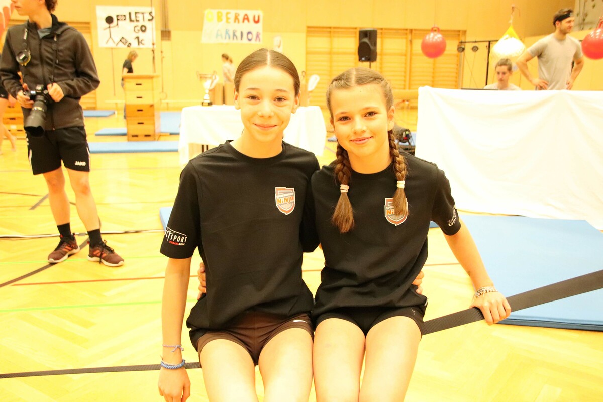 Raphaela und Laura aus der 2a-Klasse gehörten zu den Wolfurter Teilnehmerinnen.NAM