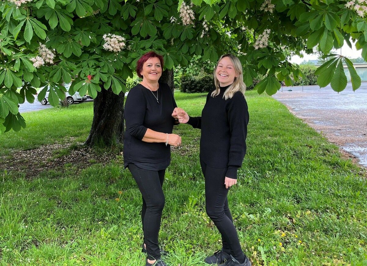 Sabine Moosbrugger (links) und die neue Tagesbetreuungsleiterin Theresa Brugger (rechts).
